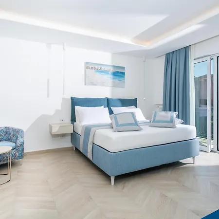 Sea View Deluxe Apartment *